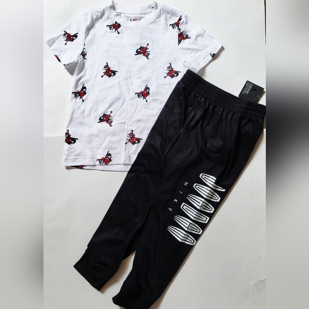 Nike Air JORDAN boys 2pc Pants Set T-shirt joggers Size 6